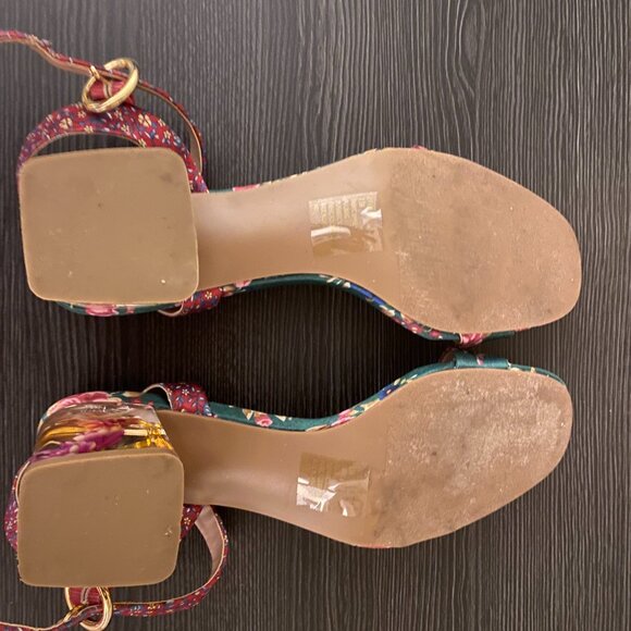 Betsey Johnson Beauty in Bloom Block Heel - Picture 4 of 4